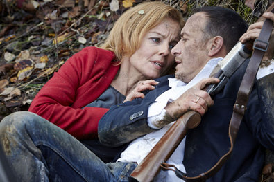 Bild 1 von 15: Grigorov (Murathan Muslu) hat seine Tochter Kalina (Mathilda Hadem) gefunden und will mit ihr das Land verlassen, doch sein Auftreten macht ihr Angst.