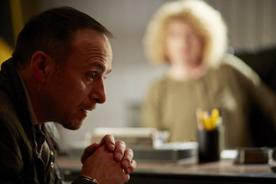 Bild 1 von 23: Semirs Tochter Dana (Gizem Emre) wurde mit Drogen gefügig gemacht und als Sexklavin an den lüsternen Beauchamp (Andreas Wellano) verkauft...