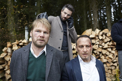 Bild 1 von 15: Grigorov (Murathan Muslu) hat seine Tochter Kalina (Mathilda Hadem) gefunden und will mit ihr das Land verlassen, doch sein Auftreten macht ihr Angst.