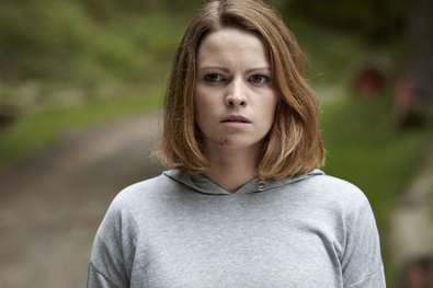 Obrázek 1 z 15: Margaret Ruhnau (Sylke Hannasky, vlevo) a Dr. Ruhnau (Christoph Gareisen) dráha s psychologem (Maria gardenier) a inspektor Černý, TV pokrytí z únosu své dcery (Daniel Wiemerem, r.).