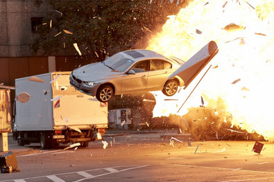 Bild 1 von 9: Alex (Vinzenz Kiefer) versucht Jessies Entführung durch Cortez zu verhindern...