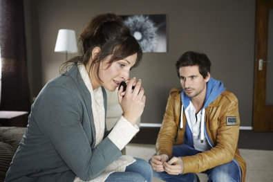 Ben (Tom Beck) muss die Architektin Katharina Wendt (Dagny Dewath) bewachen, da es einige Gangster für einen geplanten Bombenanschlag auf ihre Baupläne abgesehen haben.